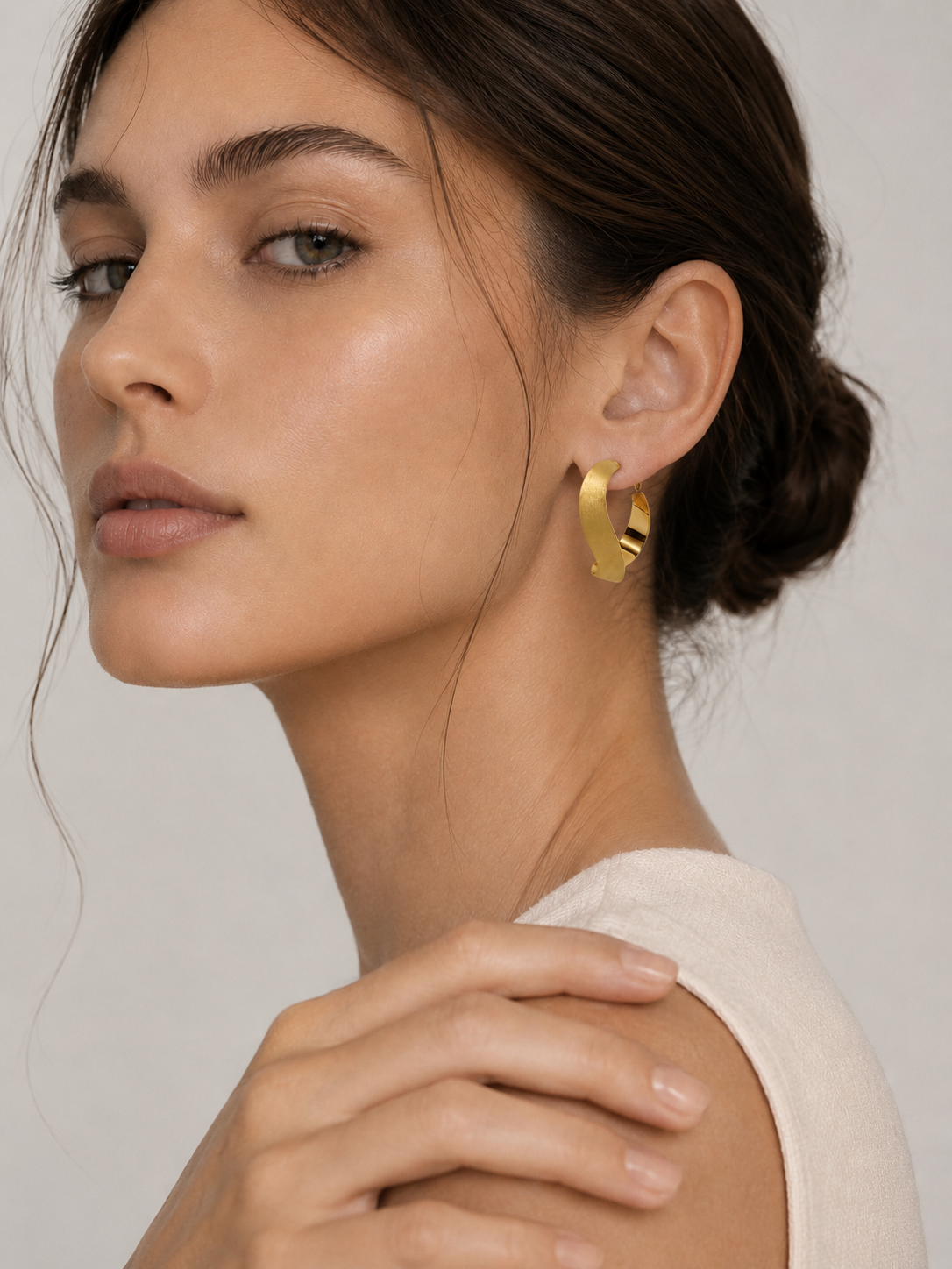 Grain Texture Wavy C Hoop Earrings